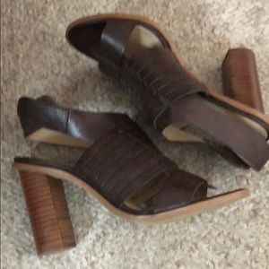 Charles David dark brown leather heels 6.5